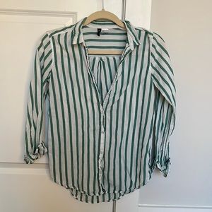 Women’s button up shirt